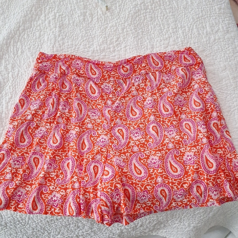 Boden Pink and Orange Paisley Women’s Bermuda Shorts
